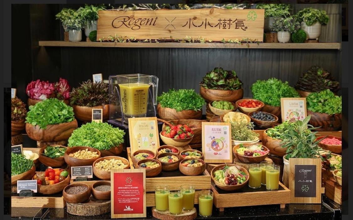 Regent Taipei Hotel Exterior photo A salad bar in a restaurant