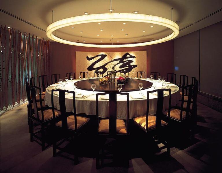 Regent Taipei Hotel Exterior photo A private dining room at the restaurant