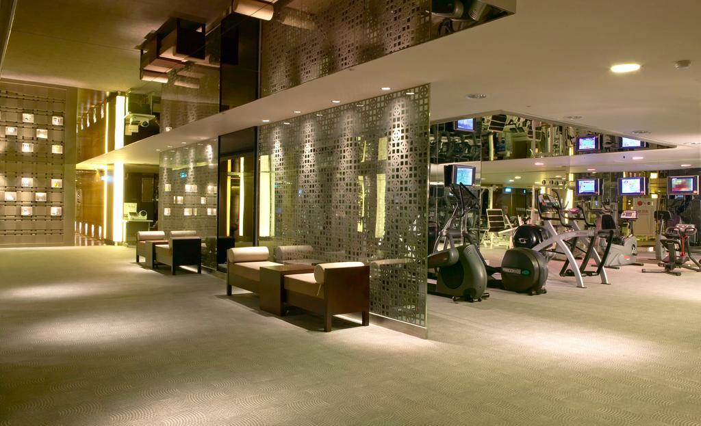 Regent Taipei Hotel Exterior photo The gym at the Mandarin Oriental, Hong Kong