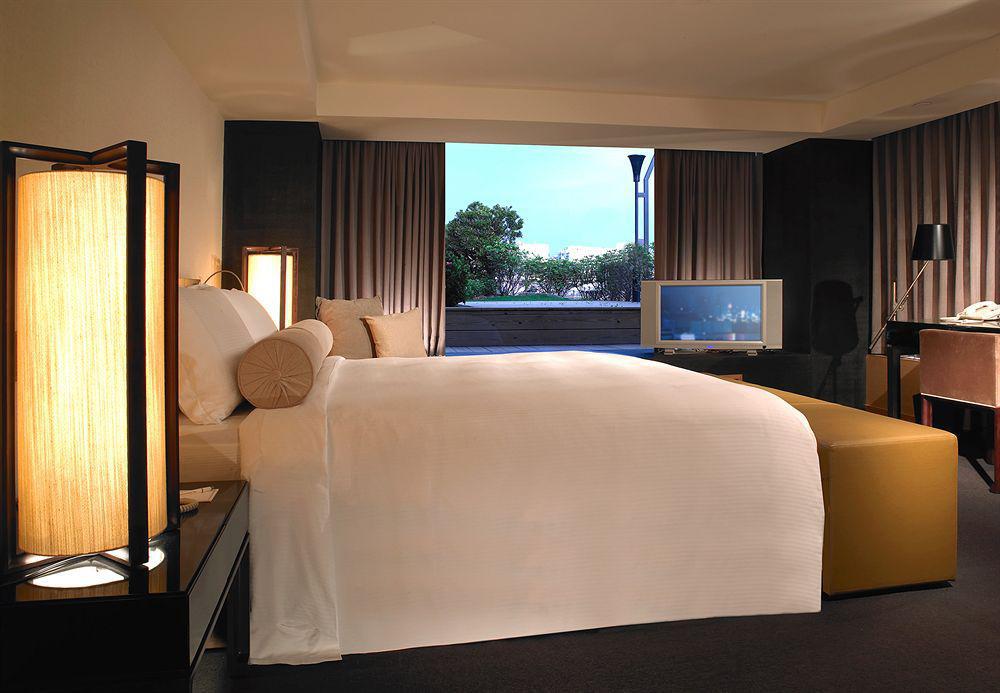 Regent Taipei Hotel Room photo A bedroom at the Mandarin Oriental, Bangkok